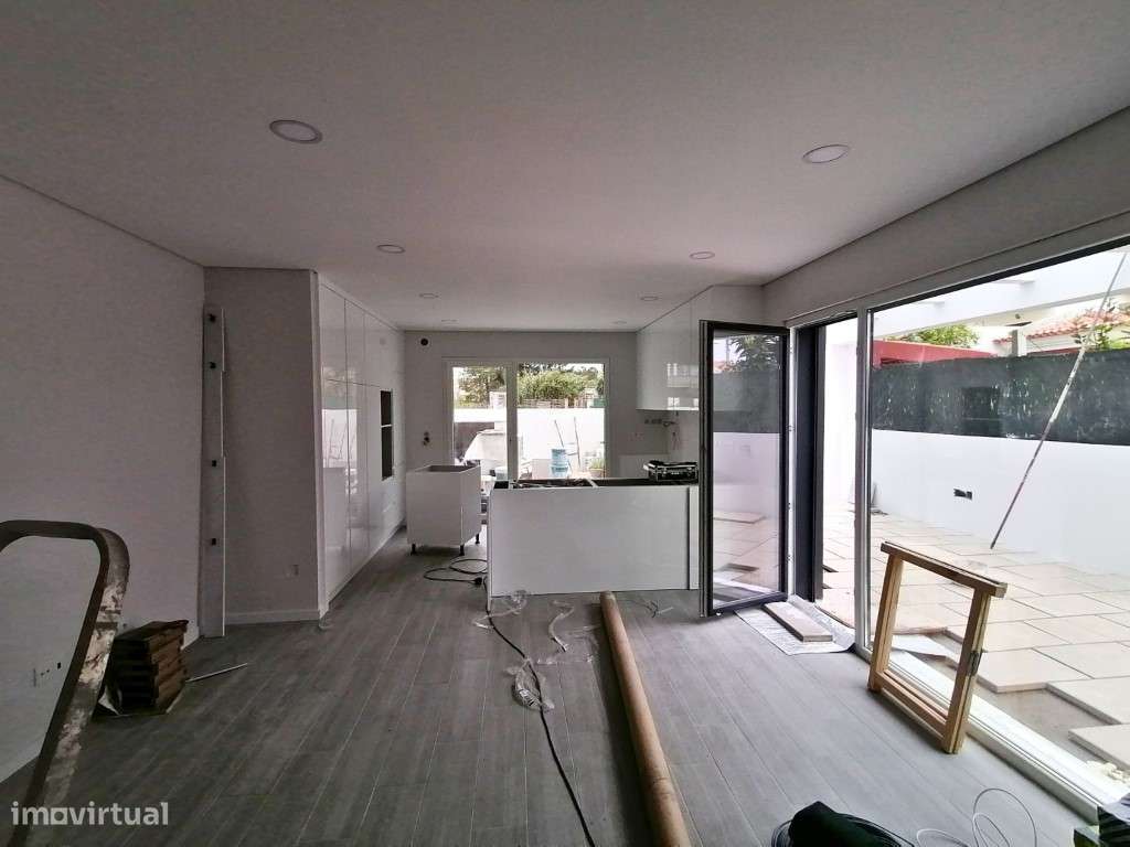 OFERTA ESCRITURA | Moradia T3 | Piscina | Fernão Ferro - Grande imagem: 4/25