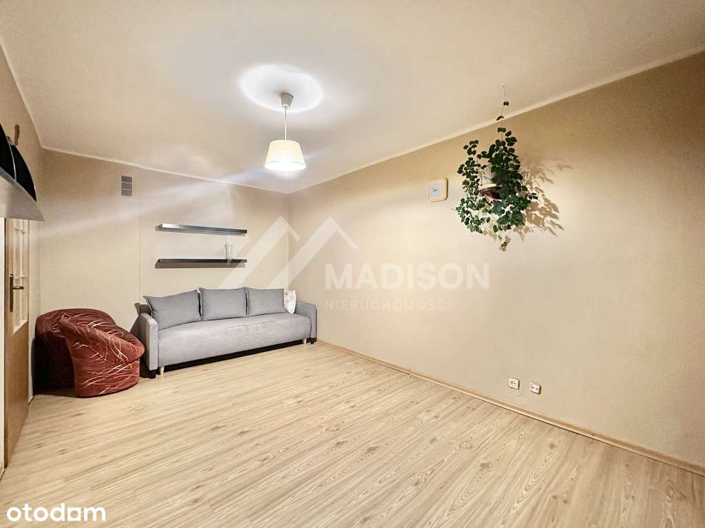 37 m2 | 2 pokoje | osobna kuchnia | loggia - Pełny obrazek: 4/13