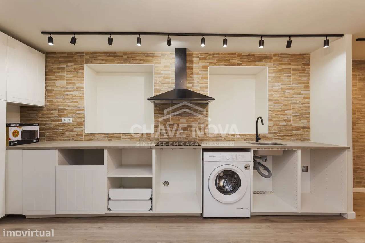 T1 Último Piso c/ Vistas no Bonfim (Porto) - Grande imagem: 4/18