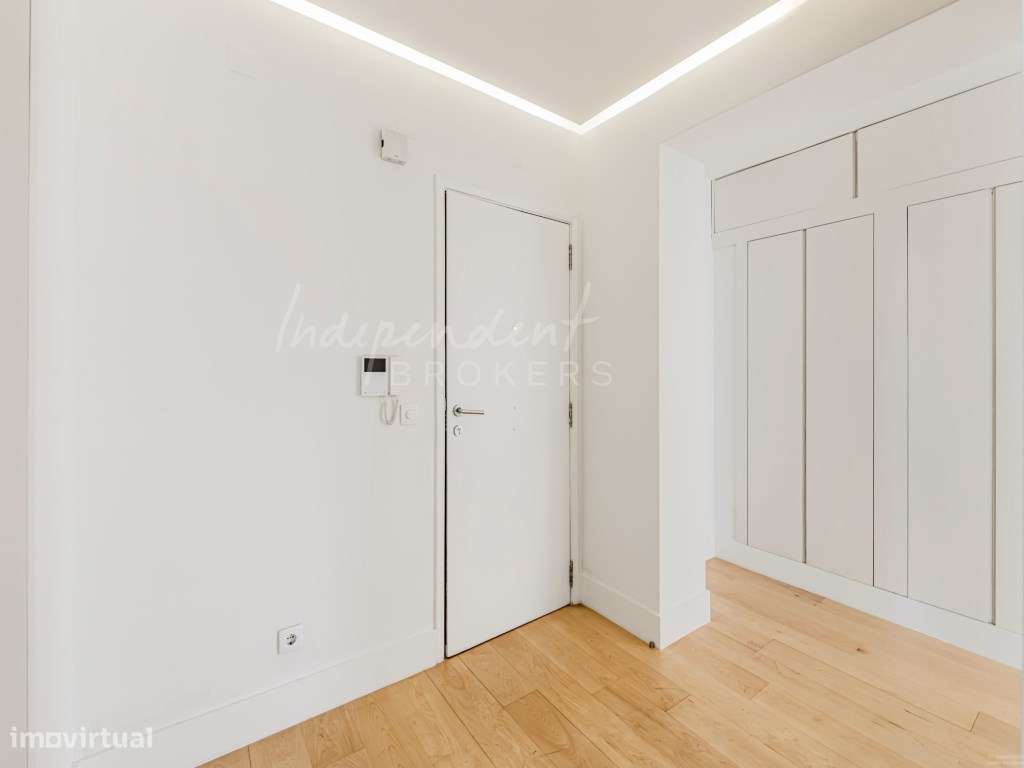 APARTAMENTO T3 TRANSFORMADO EM T2+1 NA AVENIDA CONSELHEIRO FERNANDO...-10