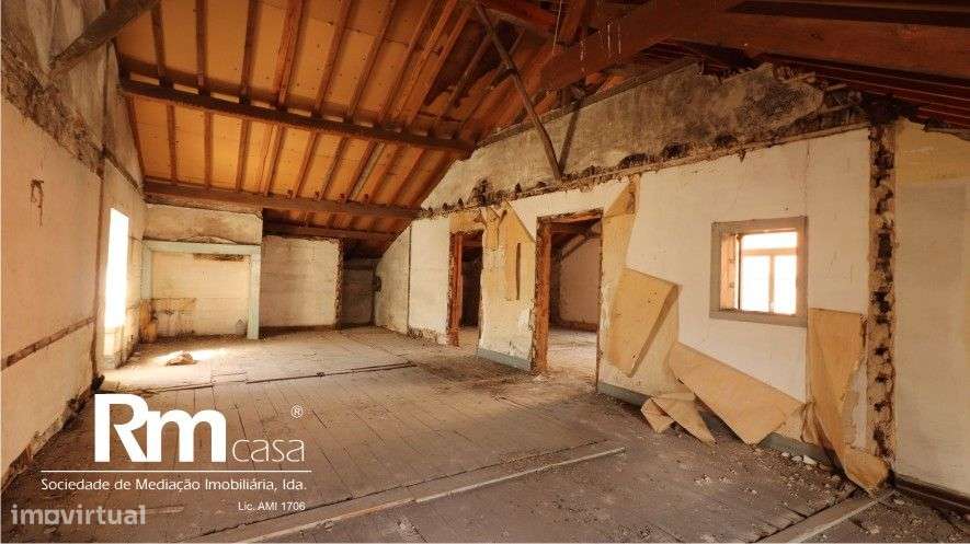 Magnifico prédio devoluto na Rua da Sofia, Largo do Terreiro da Erva-46