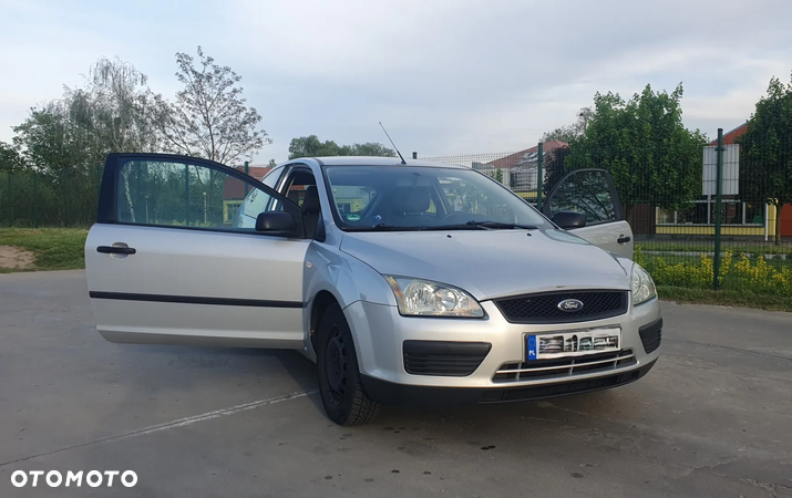 Ford Focus 1.4 Trend - 8