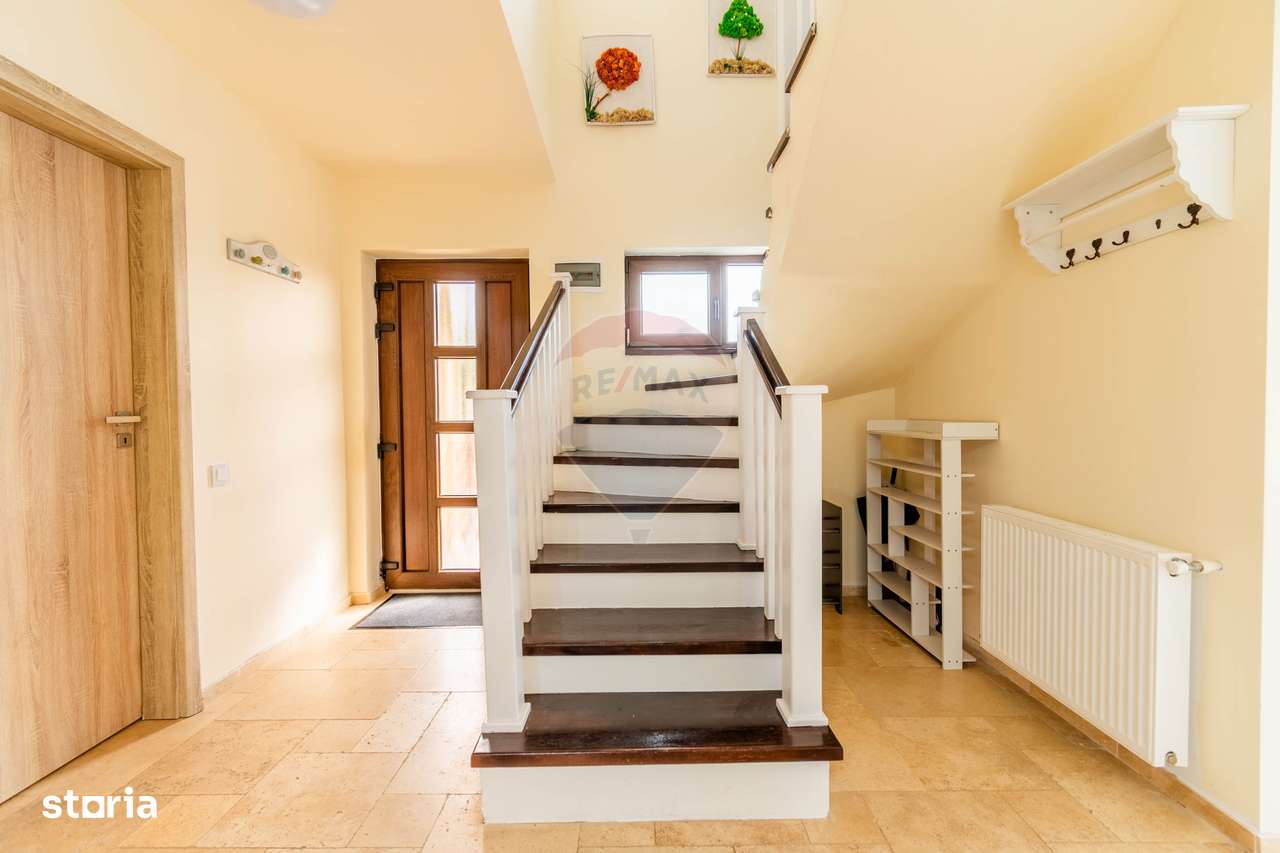 Casa de vanzare, Jucu de Sus teren 811mp, 4 Camere, 2 Bai, Priveliște-10