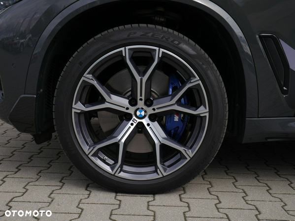 BMW X5 M M50i - 24