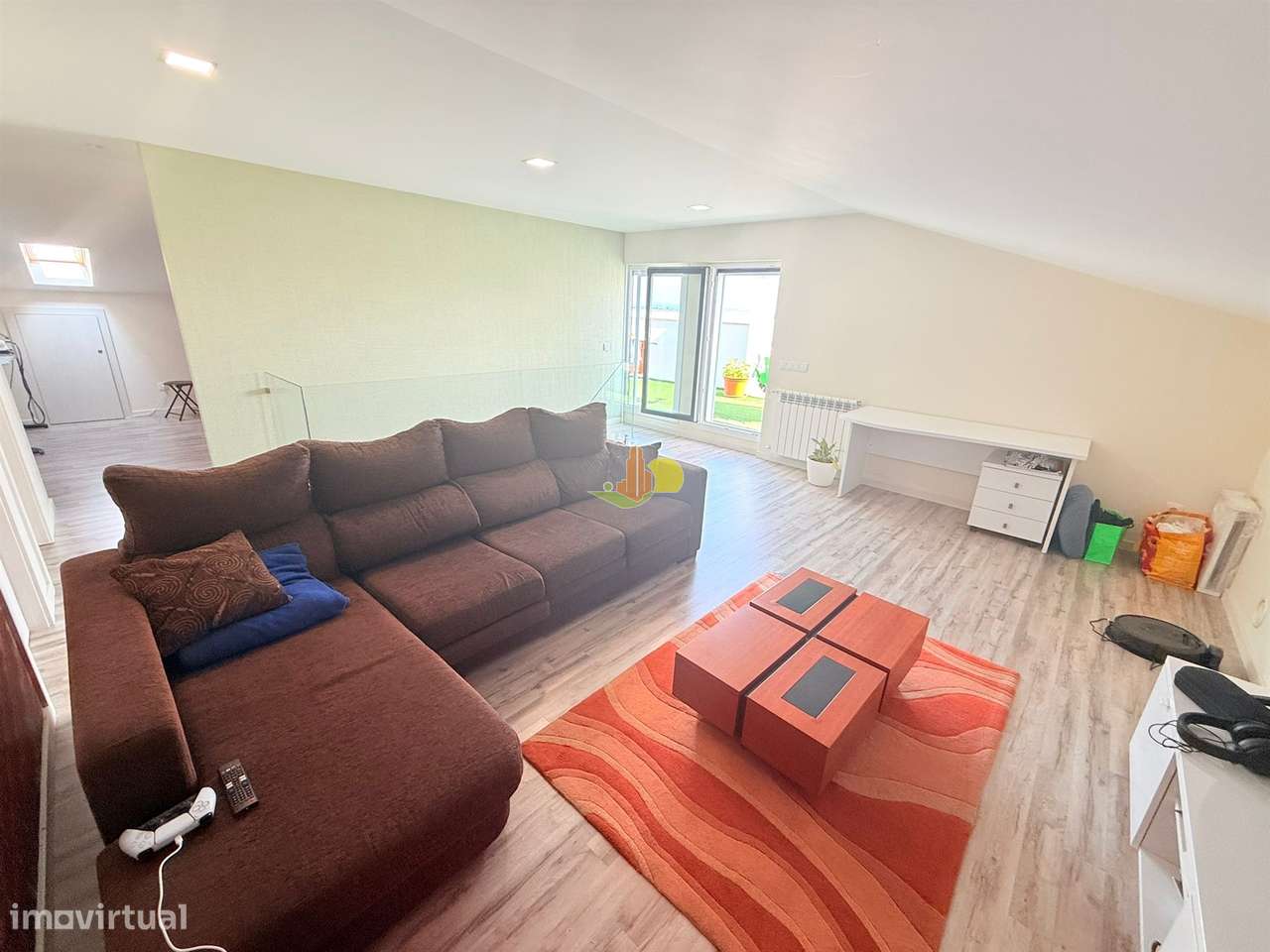 T4+1 Duplex com garagem dupla e terraço privativo-27