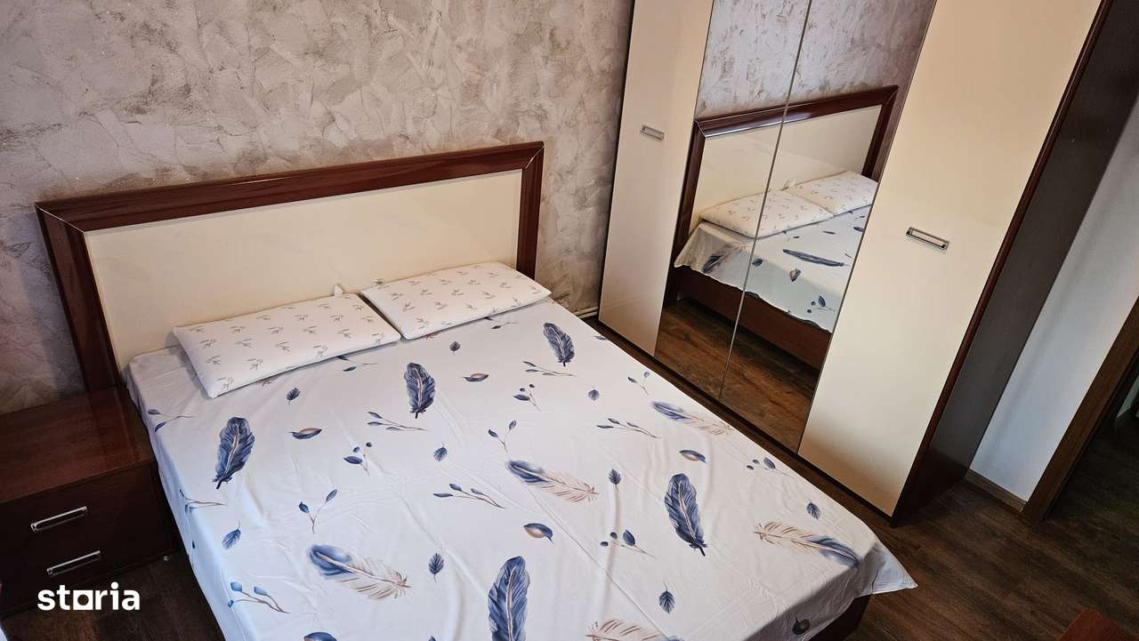 3 camere semidecomandat strada Miron Costin-4