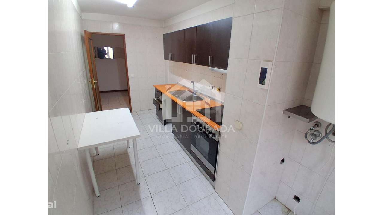 Apartamento T3 em Baguim Do Monte --4