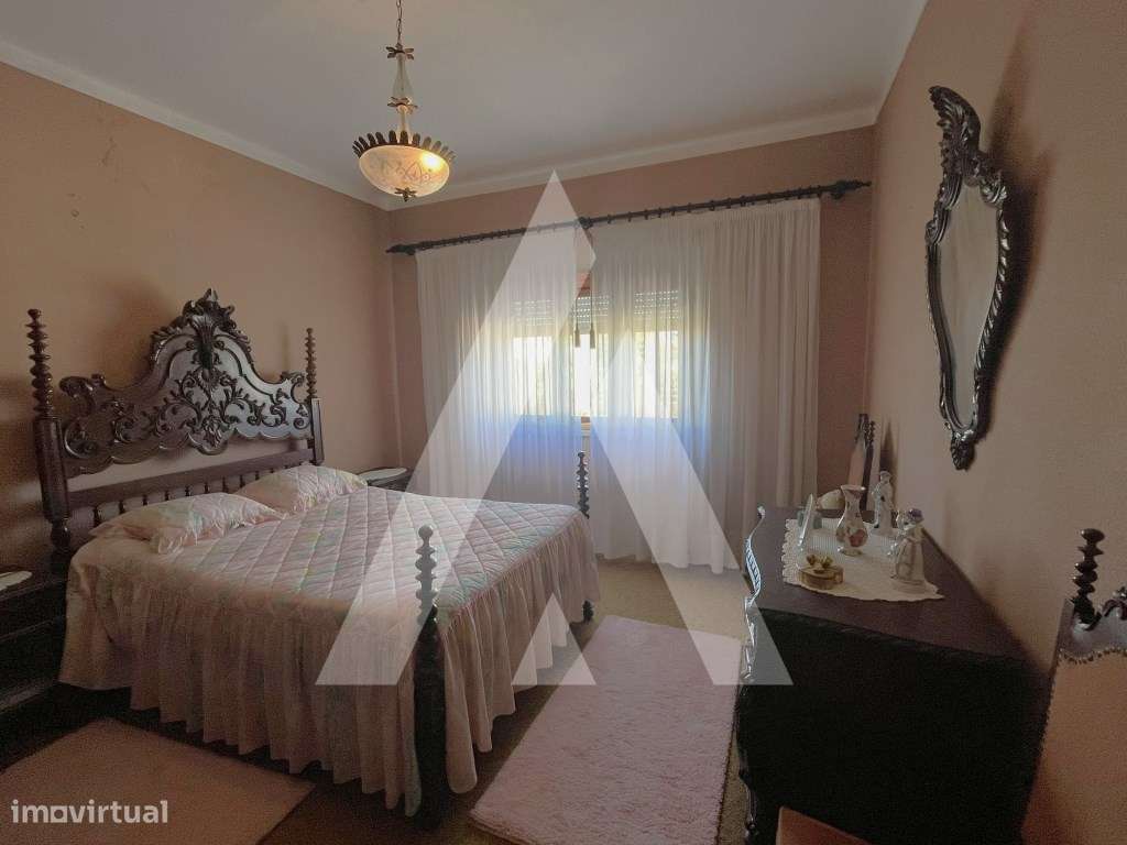 Moradia T4 + T1 com Terreno de 7.800 m² no Cadaval - Vista para a S...-8