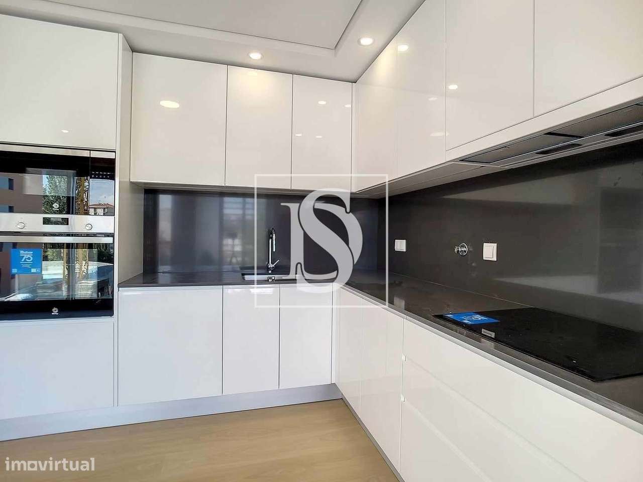 Apresento-vos este fabuloso Apartamento de tipologia T3 de 2 frentes c - Grande imagem: 4/18