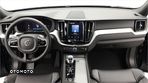 Volvo XC 60 B4 B Plus Dark - 16