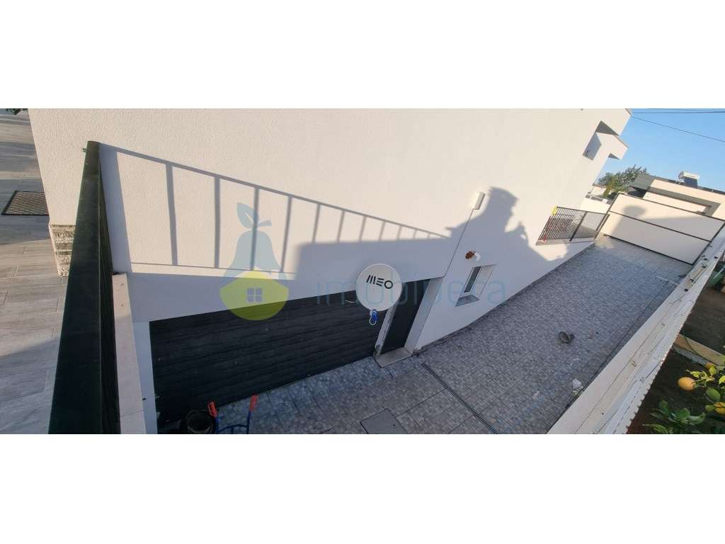 Moradia isolada no Algoz com cave e Rés-do-chão, jardim e piscina - Grande imagem: 4/32