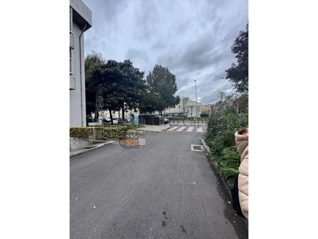 Terreno Urbano para Arrendamento em São Mamede de Infesta Com Mais ... - Grande imagem: 4/21