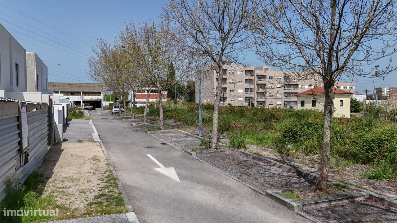 Lotes Moradias 2 e 3 Frentes, em Águas Santas, Prontos a Construir-8