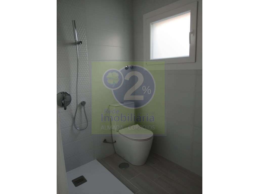 Moradia T3+1, próximo de espaços verdes-7