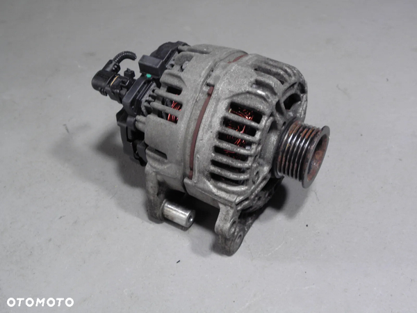 AUDI A3 8P 1.6 FSI // alternator 110A 03C903023D - 3