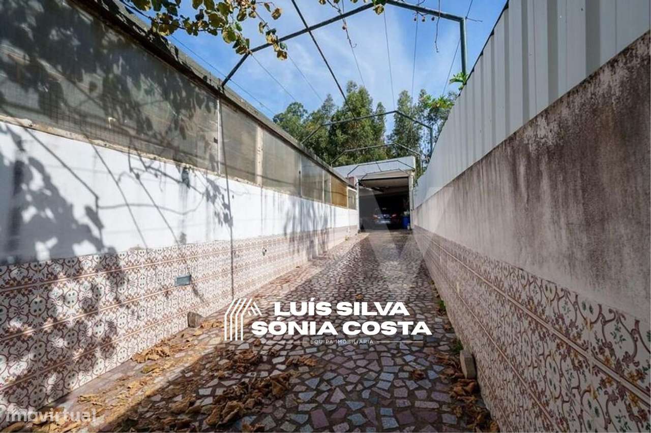 Moradia Independente T6 c/ Anexos, Armazém e Terreno p/ Construção-30