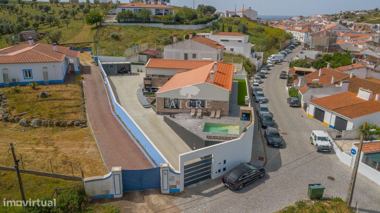 Moradia térrea independente totalmente remodelada, com vista deslumbra-5