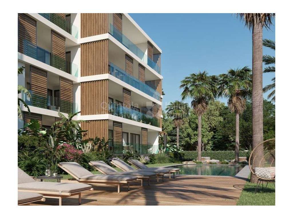 Apartamento T3 com jardim, localizado na Parede, Cascais-26