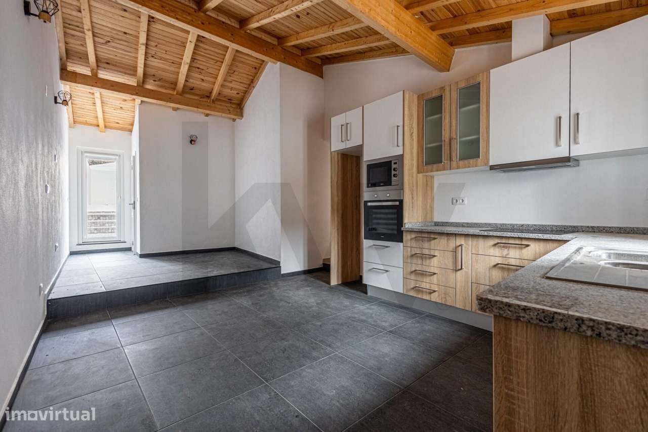 Moradia T2, recuperada com charme, no Gavião - Grande imagem: 5/42