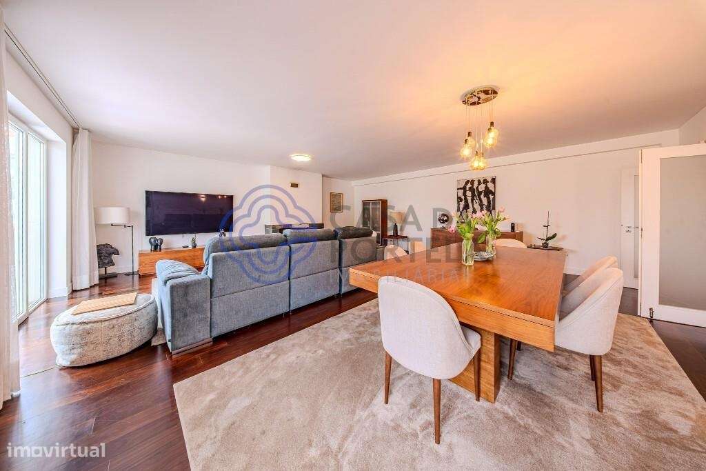 Apartamento Duplex T5 de Luxo com Terraço, Piscina e Garagem – Estoril-9
