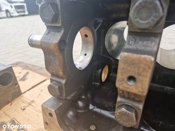 BLOK SILNIKA SILNIK KADŁUB 4 CYLINDROWY PERKINS JCB CAT MF AB 1004 - 10