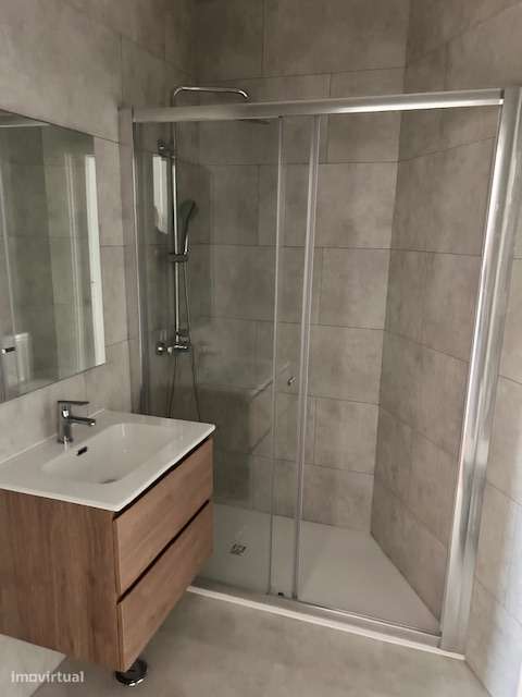 T1 COM QUINTAL EM SETUBAL TODO REMODELADO JUNTO À PRAÇA DE TOUROS - Grande imagem: 5/8