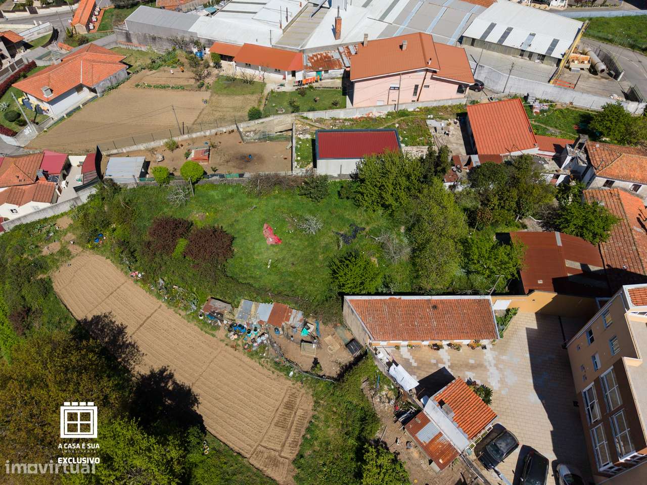 Moradia com duas habitações independentes em Lourosa - Exclusivo-36