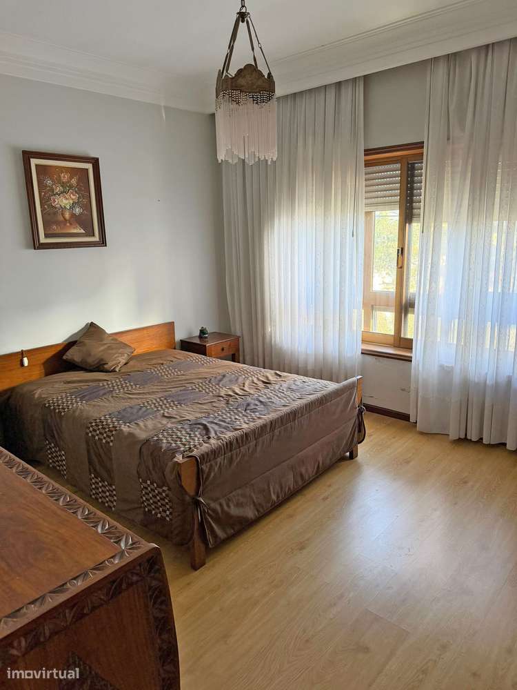 Moradia T4 de três frentes em Baguim do Monte - Exclusivo-26