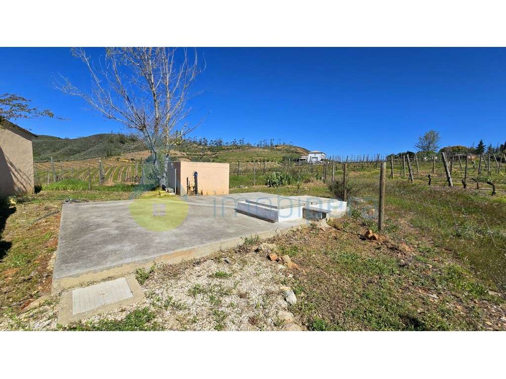 Moradia V4 com piscina e uma vista deslumbrante-37