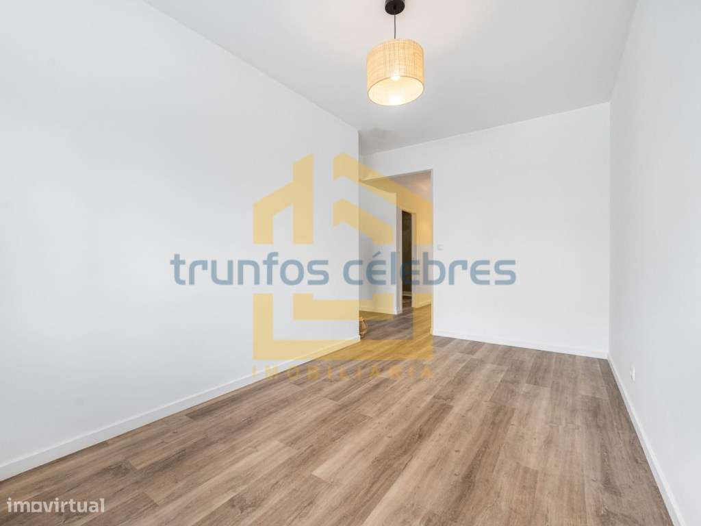 T2 Renovado com Vista Mar | em 2ª linha de mar, Caxinas - Vila do C...-13