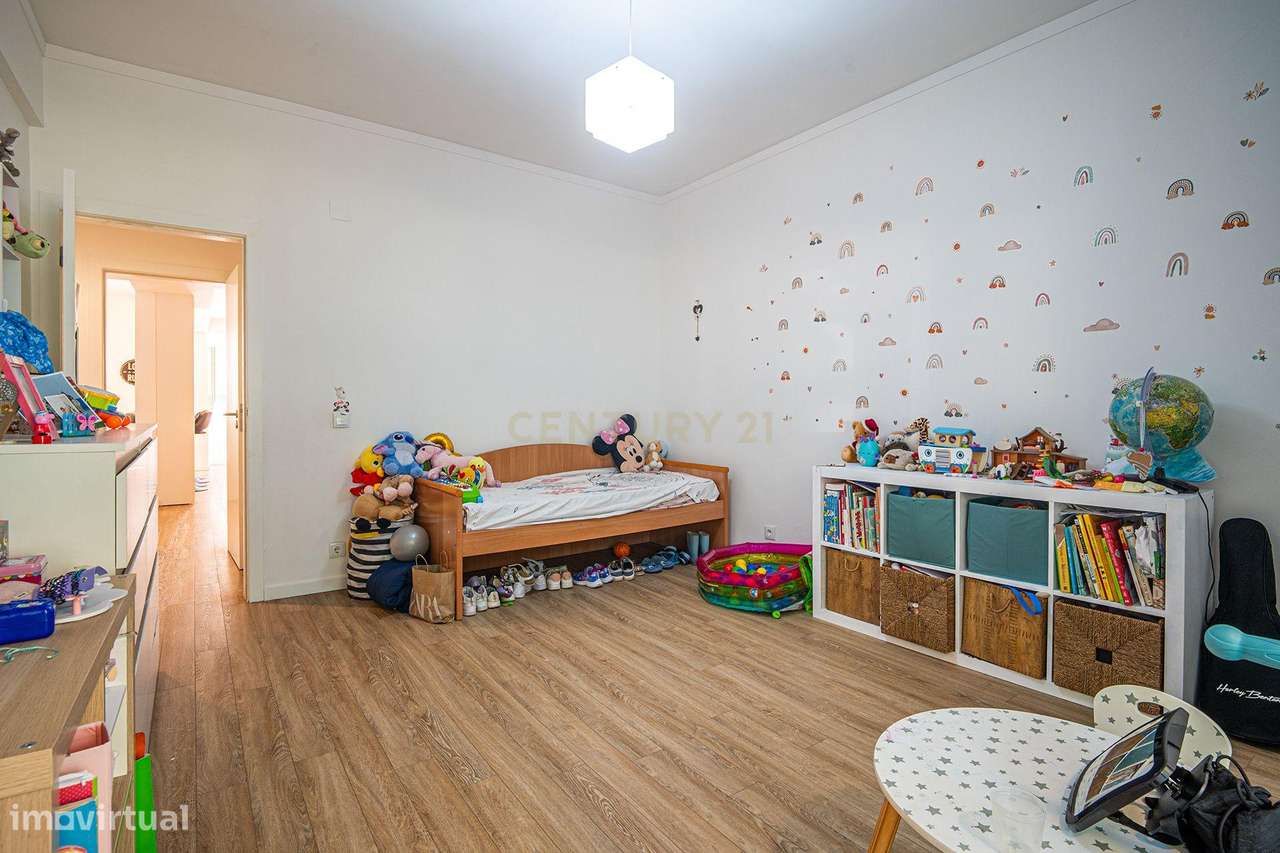 Apartamento Renovado T2 em Oeiras, ótimas áreas e com tudo perto de si-25