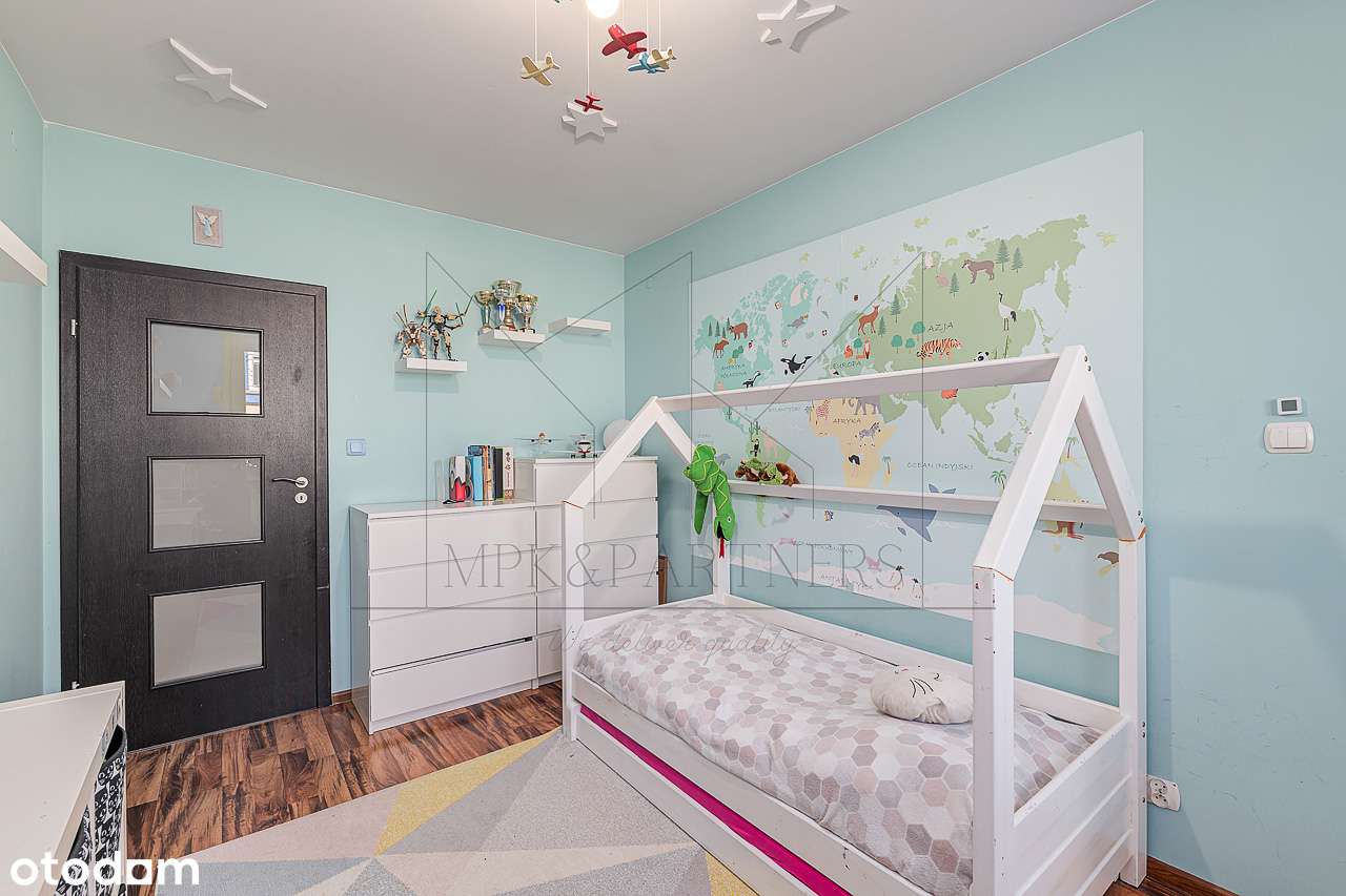 Przestronny, 3 pokojowy, dwustronny apartament na zamkniętym osiedlu!-1