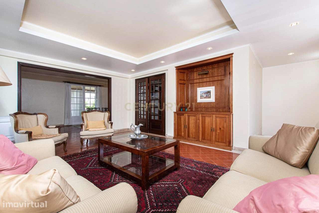 T4 +1 com jardim, piscina e garagem-6