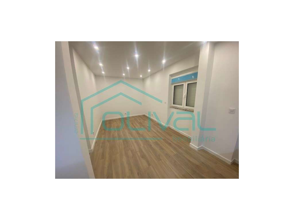 Apartamento T1 à venda na Avenida 25 de Abril - Grande imagem: 5/12