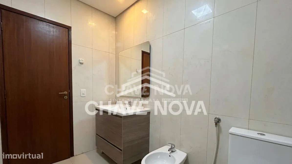 Andar Moradia V2+1 c/ Garagem em Canidelo-14