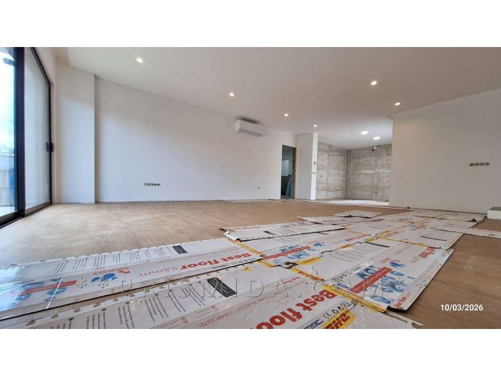 Moradia T3 RC+ANDAR de 3 frentes - Grande imagem: 3/18