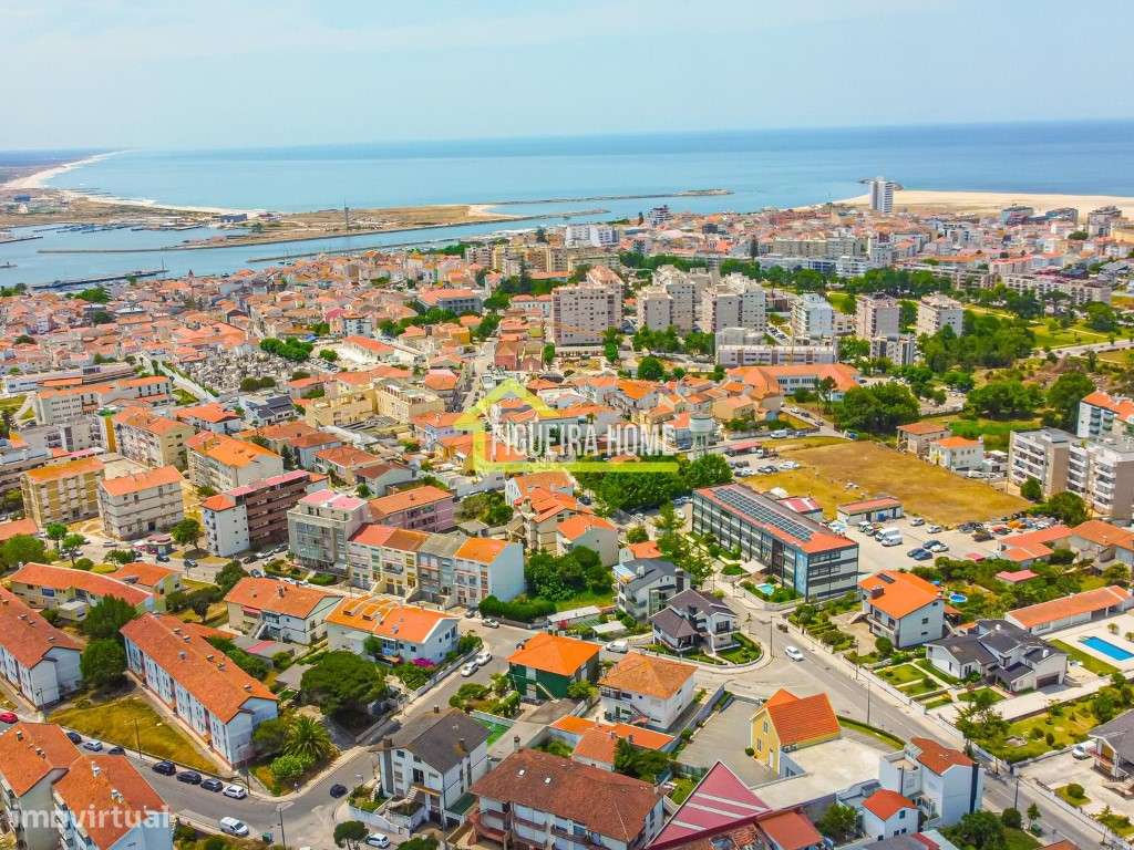 Andar de moradia com 4 quartos, garagem e anexo-53