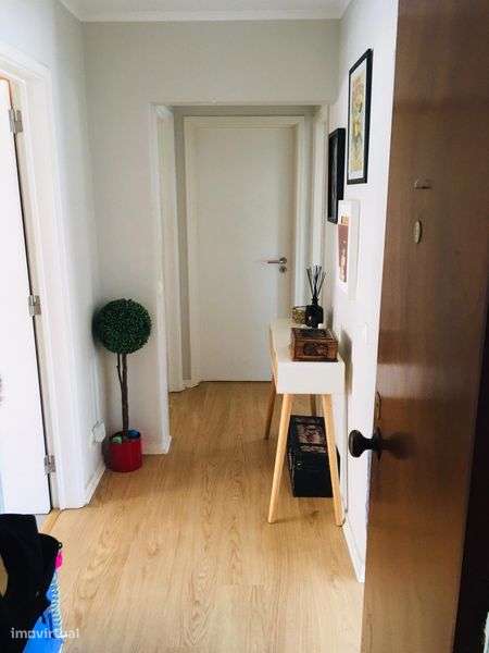 T2 perto da estação de Carcavelos - Grande imagem: 4/8