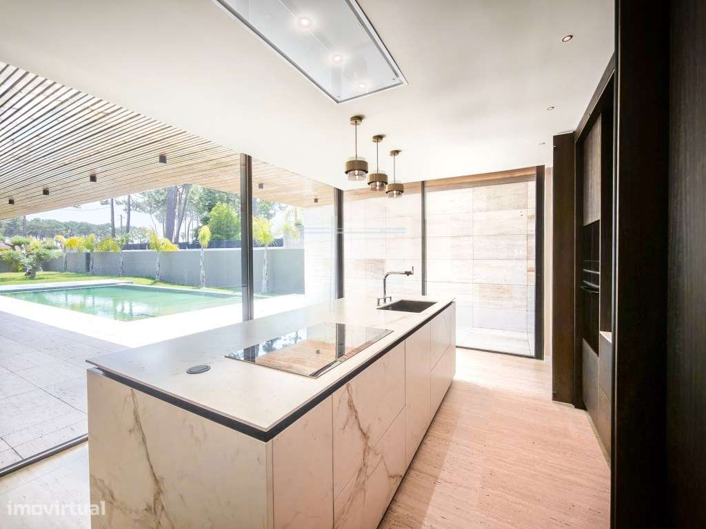 Moradia isolada T5, arquitetura contemporânea com piscina - Verdizela-12