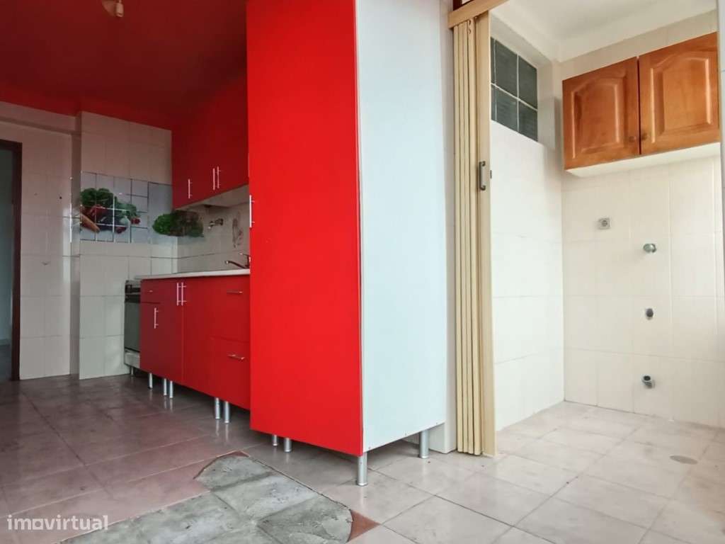 T2 para Remodelação Total no Centro da Moita - Grande imagem: 2/17