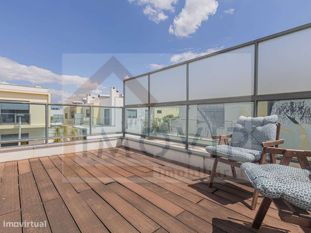 Vende-se moradia T4- Santo António da Charneca-com terraço-17