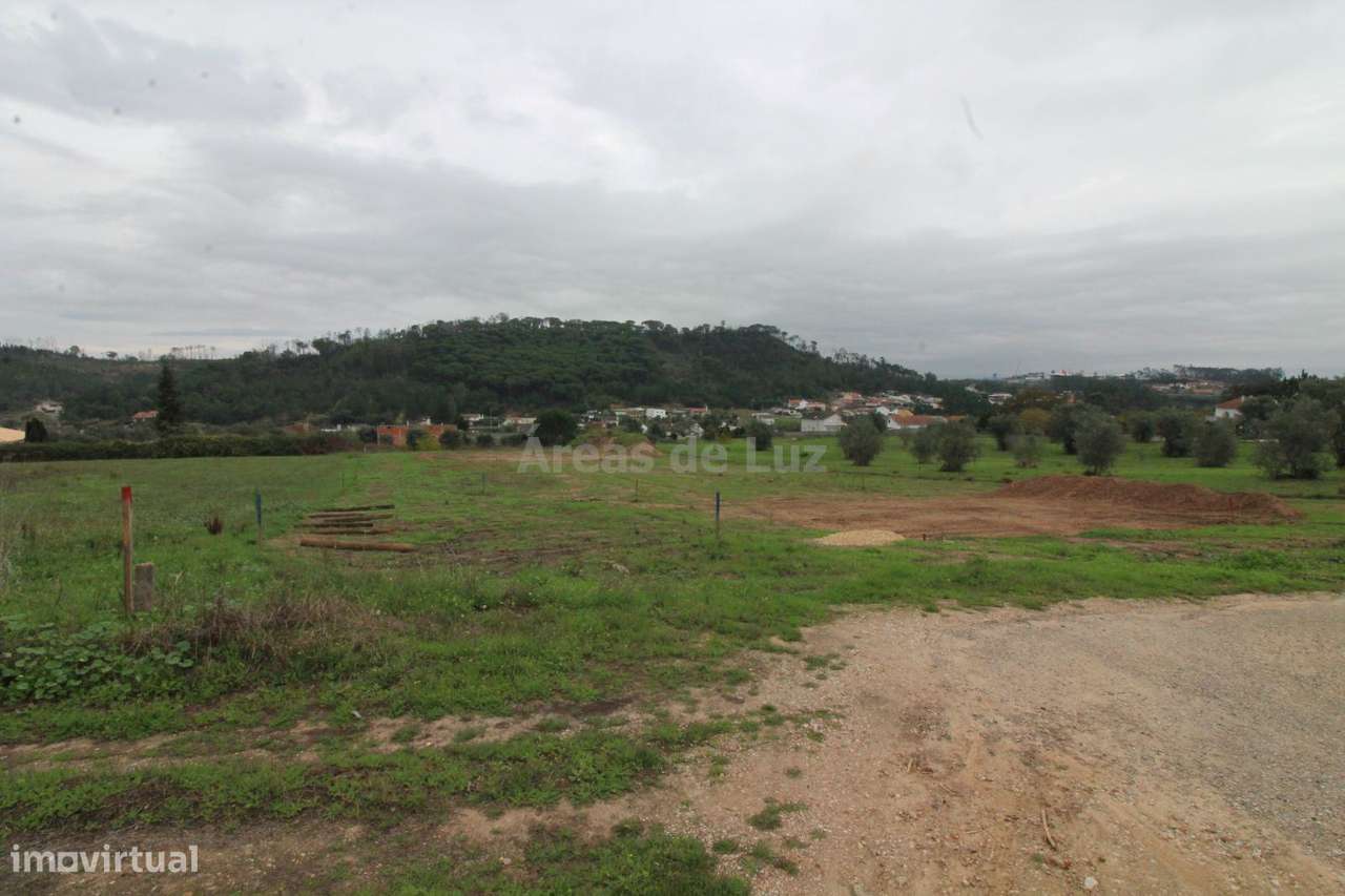 Moradia Unifamiliar Térrea - Lote com cerca de 1294 m2-17