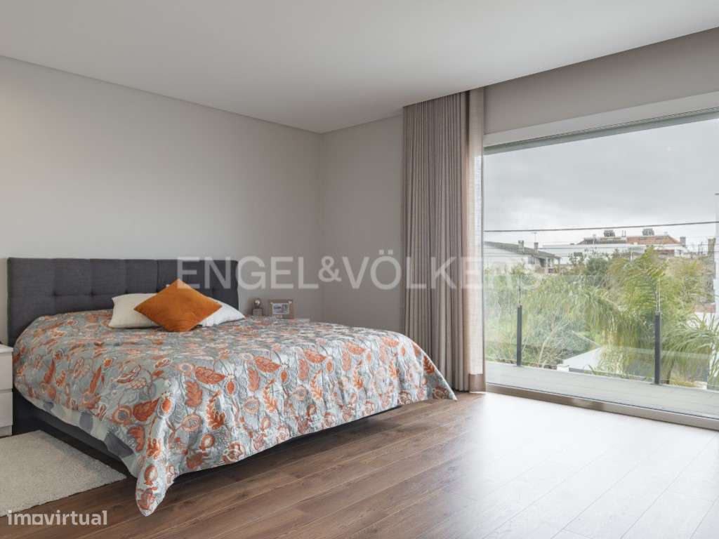 Moradia T4 moderna de luxo em Fernão Ferro-30