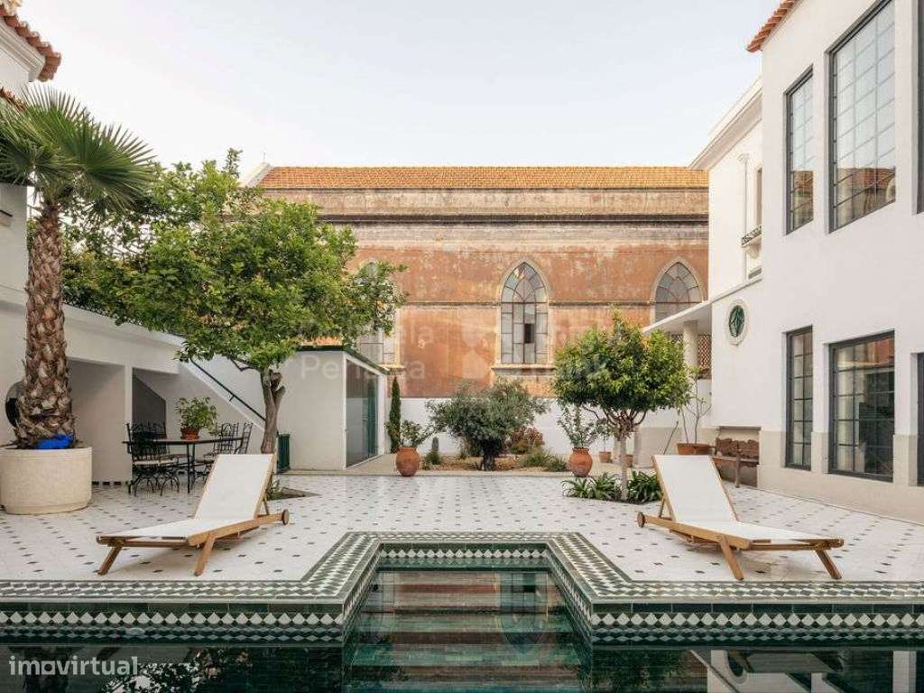 Moradia Art Deco T5 com pátio e piscina, no Centro de Setúbal - Grande imagem: 4/35