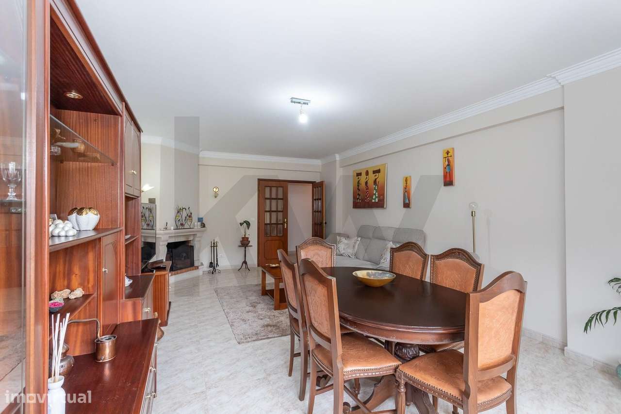 T2 em Queluz | Box | Arrecadação | Varandas - Grande imagem: 3/36