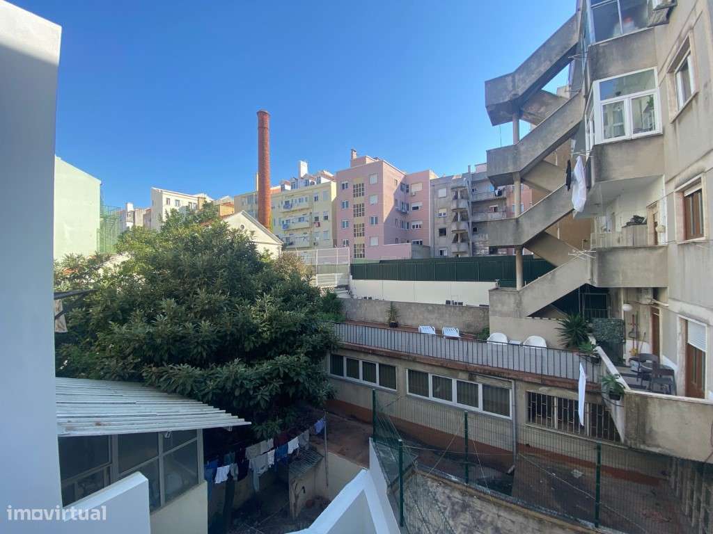 Apartamento T2, varanda, Anjos Lisboa-41