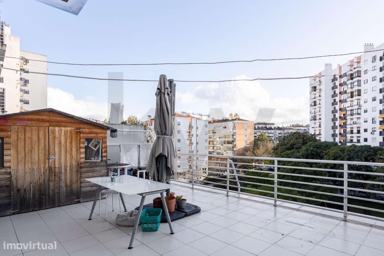 Apartamento T2 em Odivelas com Terraço-5