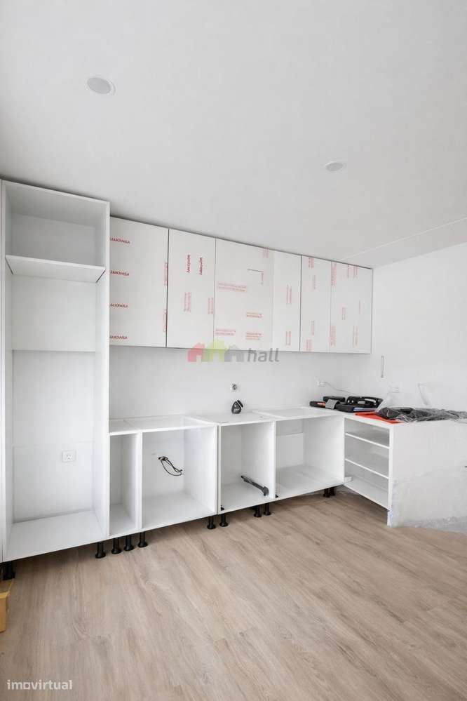 Apartamento T4 totalmente remodelado | Av. Afonso Henriques – Barreiro - Grande imagem: 4/33