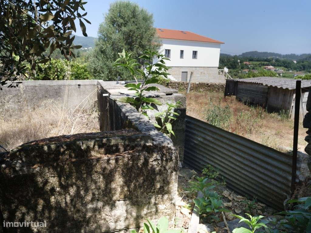 Moradia T1 para recuperação | Arcozelo, Ponte de Lima-23