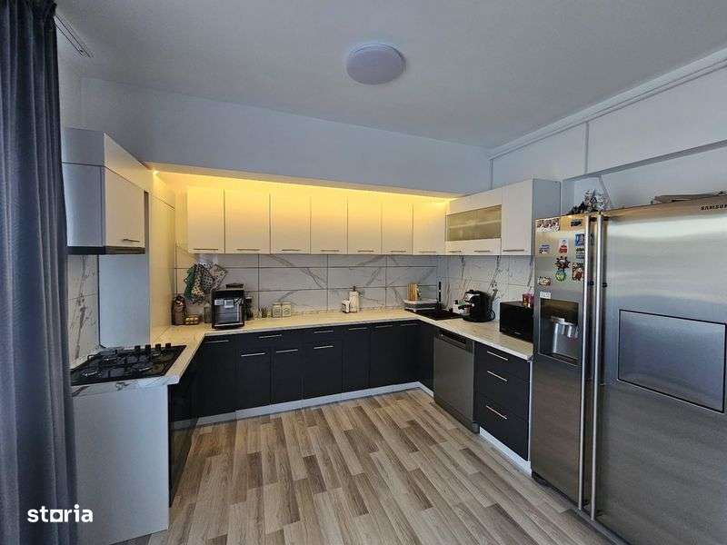 Vand apartament cu 3 camere ,scara interioara  -Jucu de Mijloc - Imagine principală: 4/8